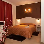 Ξενοδοχείο Centova 3*
