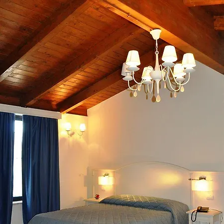 Centova Hotel 3*